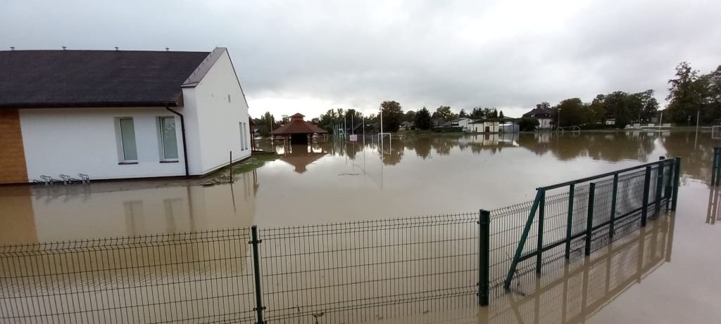 Popłynęli razem z wodą, domagają się zbiornika