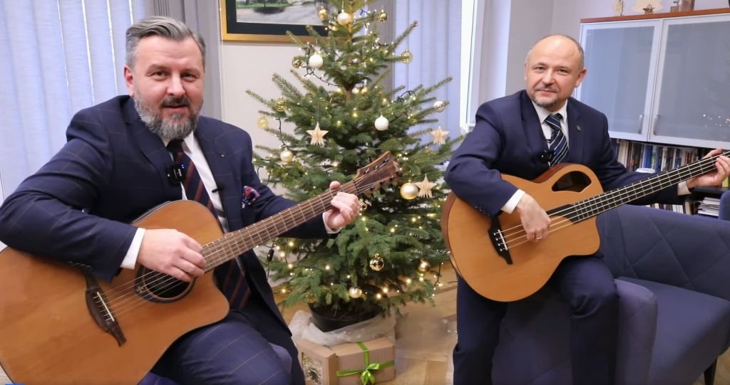 Wykonali świąteczny hit Czerwonych Gitar