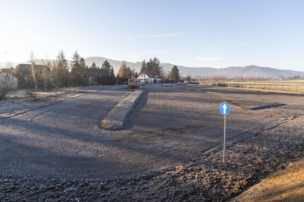 Nowy parking oferuje 100 miejsc