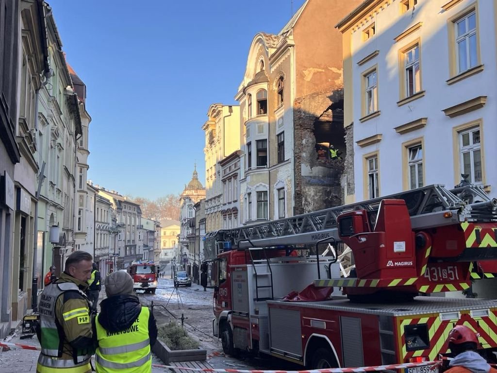 Szczęście, Że To Nie Poleciało Jak Domino