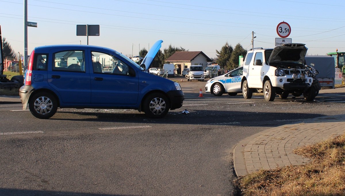 Seniorka doprowadziła do zderzenia. Trafiła do szpitala