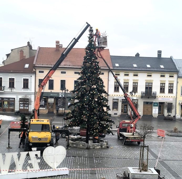 Święta, święta i po świętach. Choinka znika z Rynku