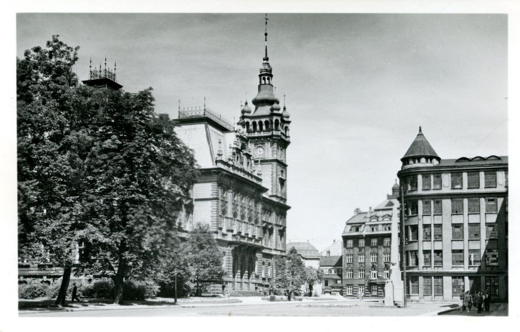 80 Lat Temu Bielsko I Białą Opuścili Niemcy. Weszli Czerwonoarmiści