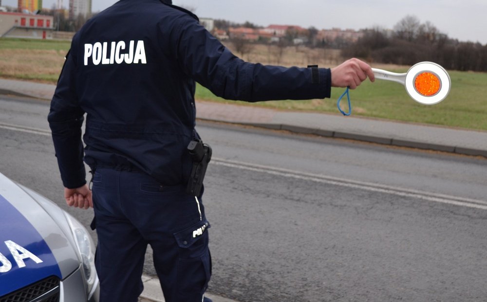 Pijany kierowca chciał przekupić policjantów! Teraz grozi mu 10 lat więzienia