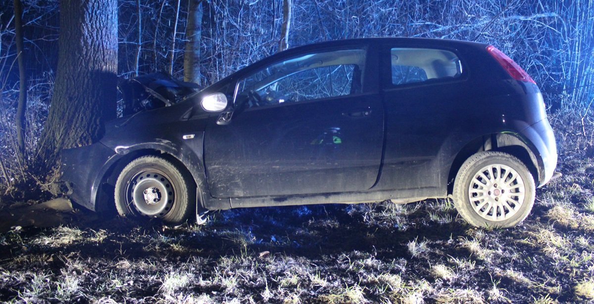 Tragiczny wypadek. Kierowca fiata zginął na miejscu