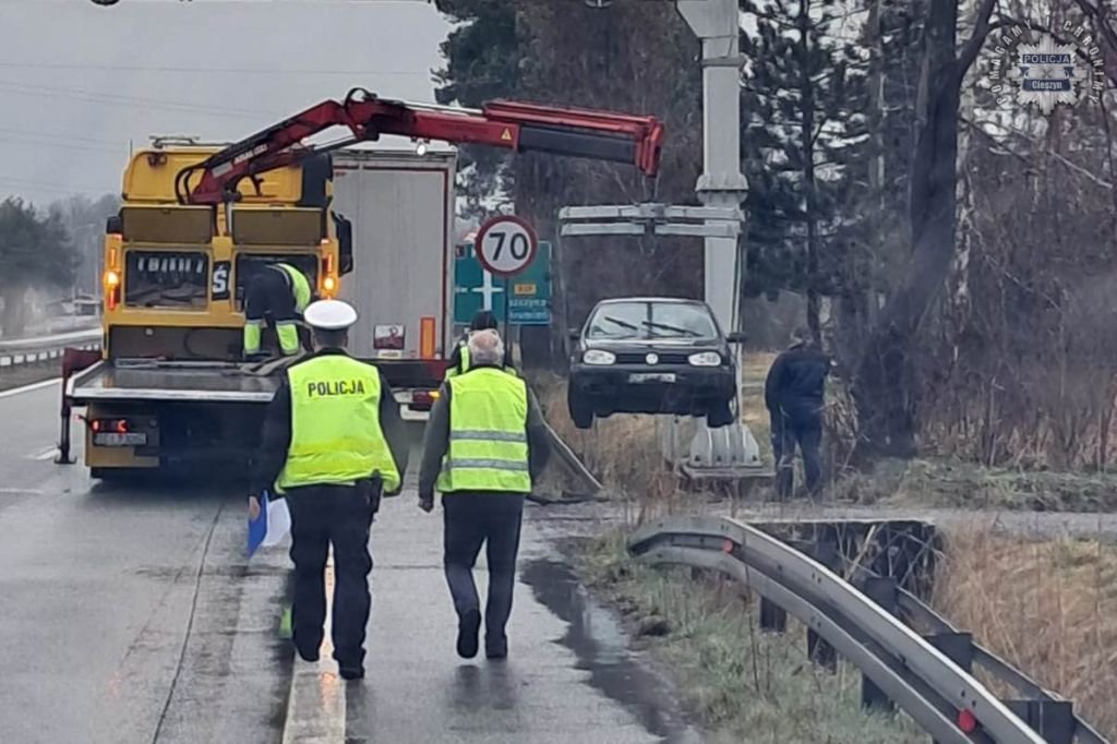 Seria Wypadków Na Drogach. Cztery Osoby Zostały Ranne