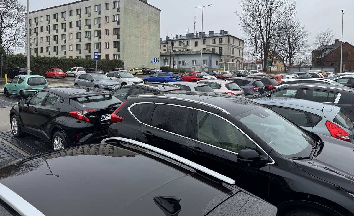 Problem Miejsc Przesiadkowych. Burmistrz: Wprowadzimy Płatny Parking