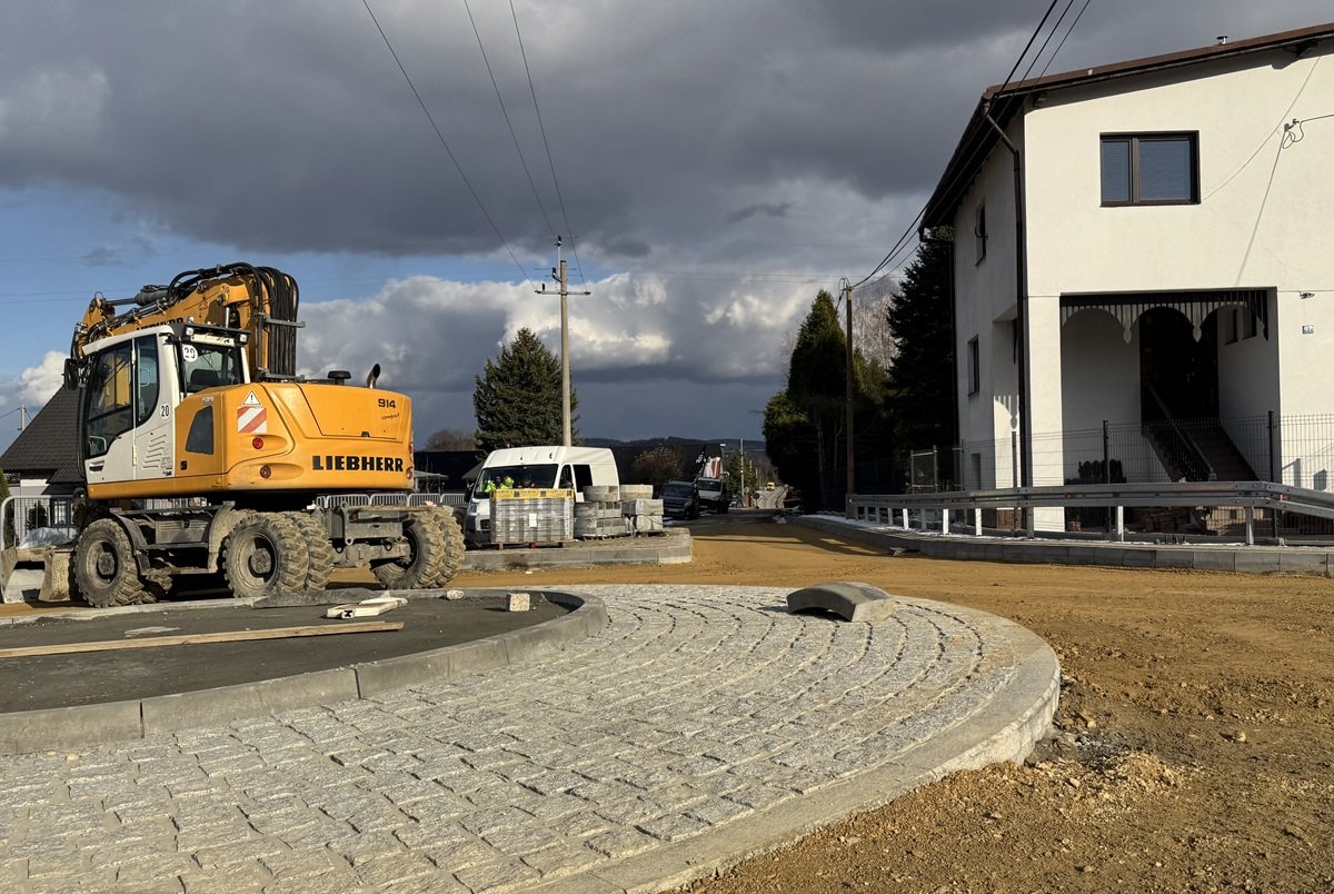 Kontrowersje Wokół Budowy Ronda. "metrowy Krok W Dół, Żeby Przejść Przez Bramkę"