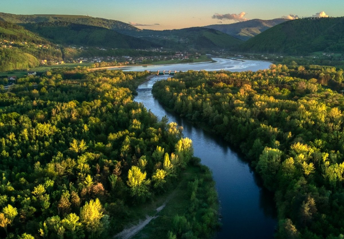 Pierwszy W Historii Spacer Po Koronie Zapory